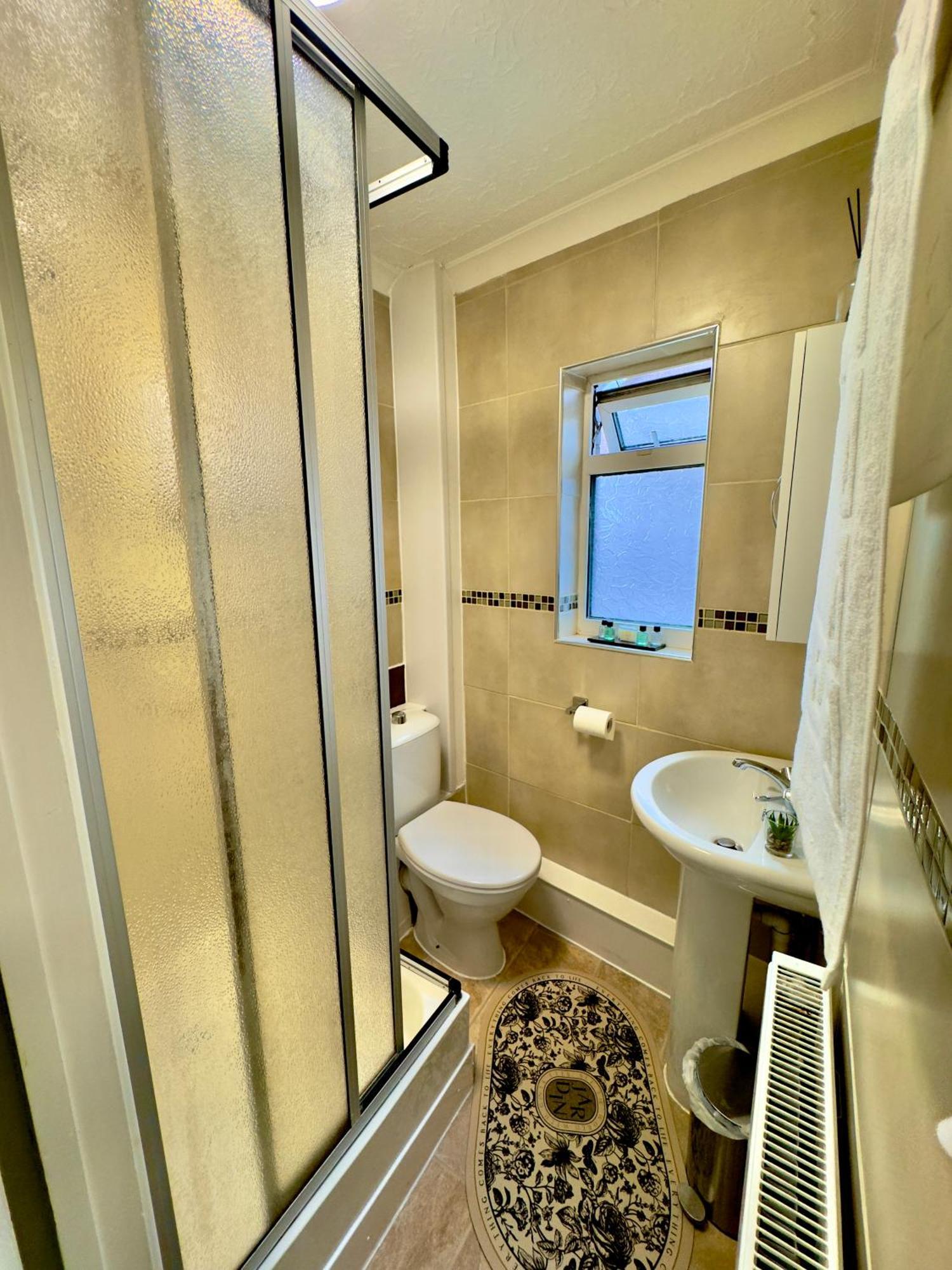 Coastal Park Accommodation Llanelli Bagian luar foto