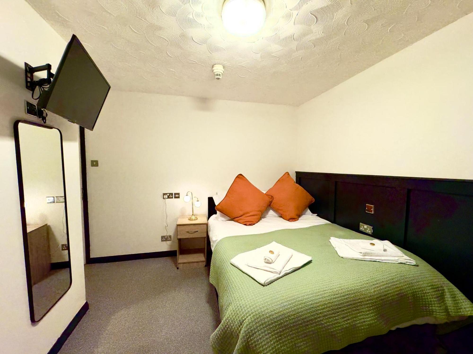 Coastal Park Accommodation Llanelli Bagian luar foto
