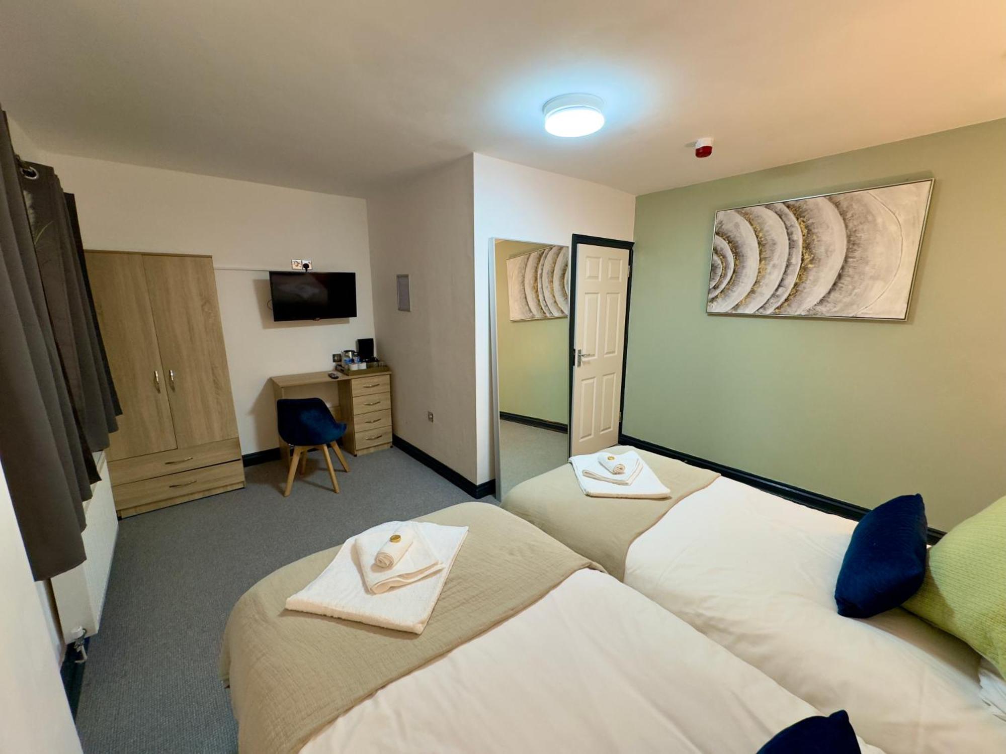 Coastal Park Accommodation Llanelli Bagian luar foto