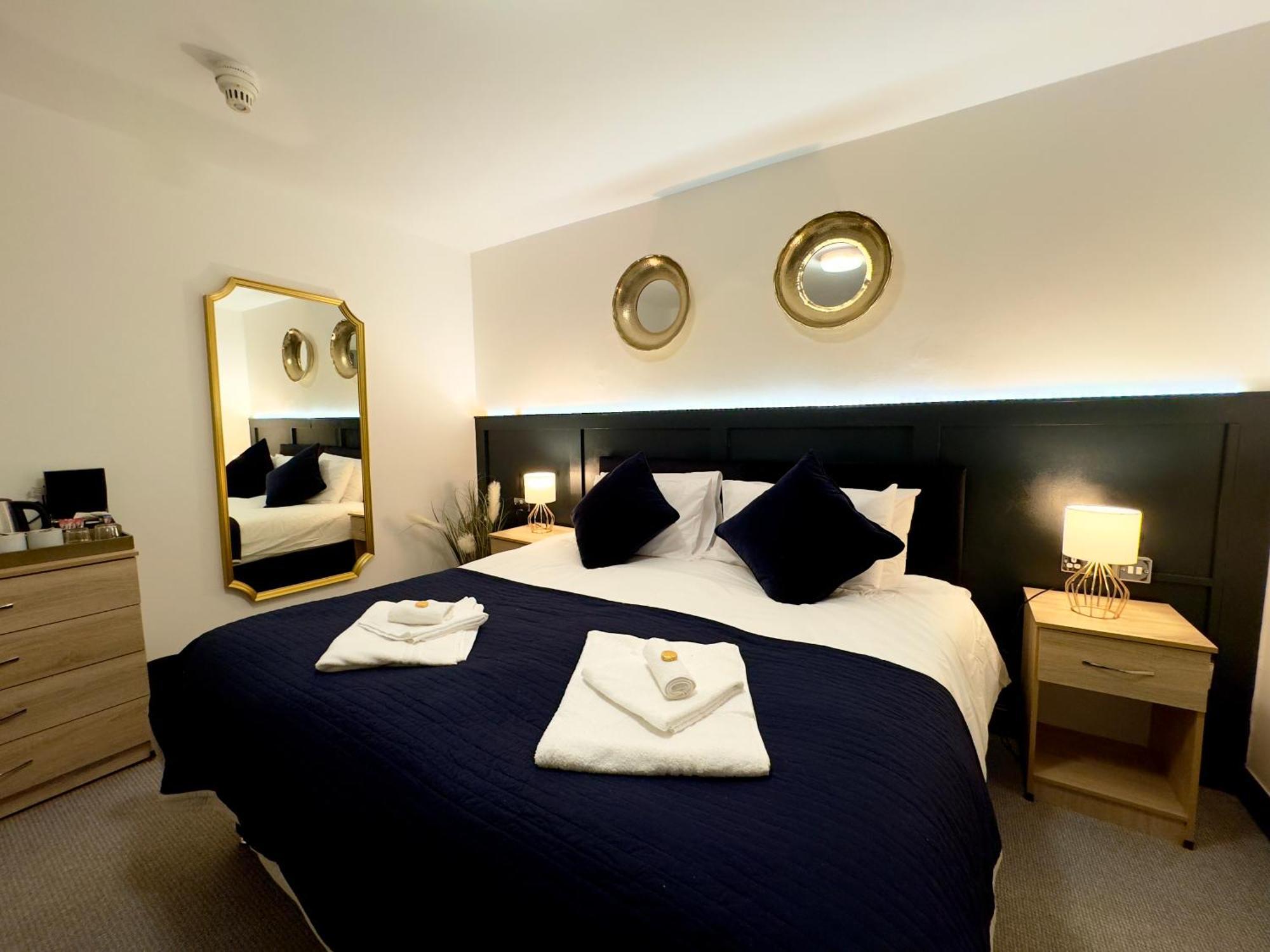 Coastal Park Accommodation Llanelli Bagian luar foto