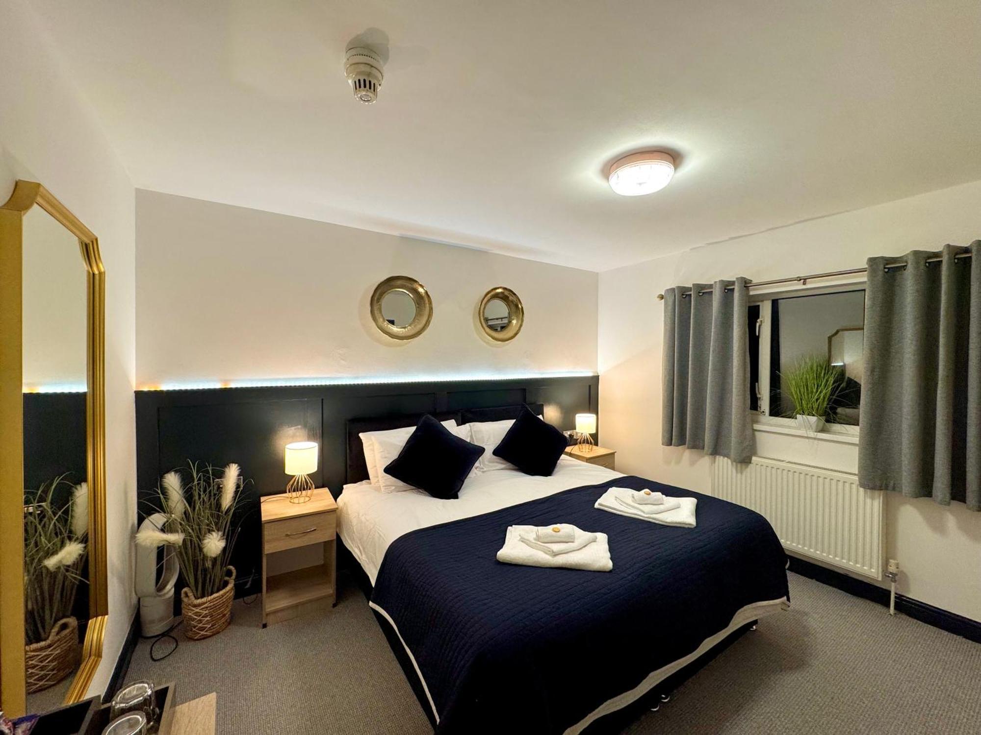 Coastal Park Accommodation Llanelli Bagian luar foto
