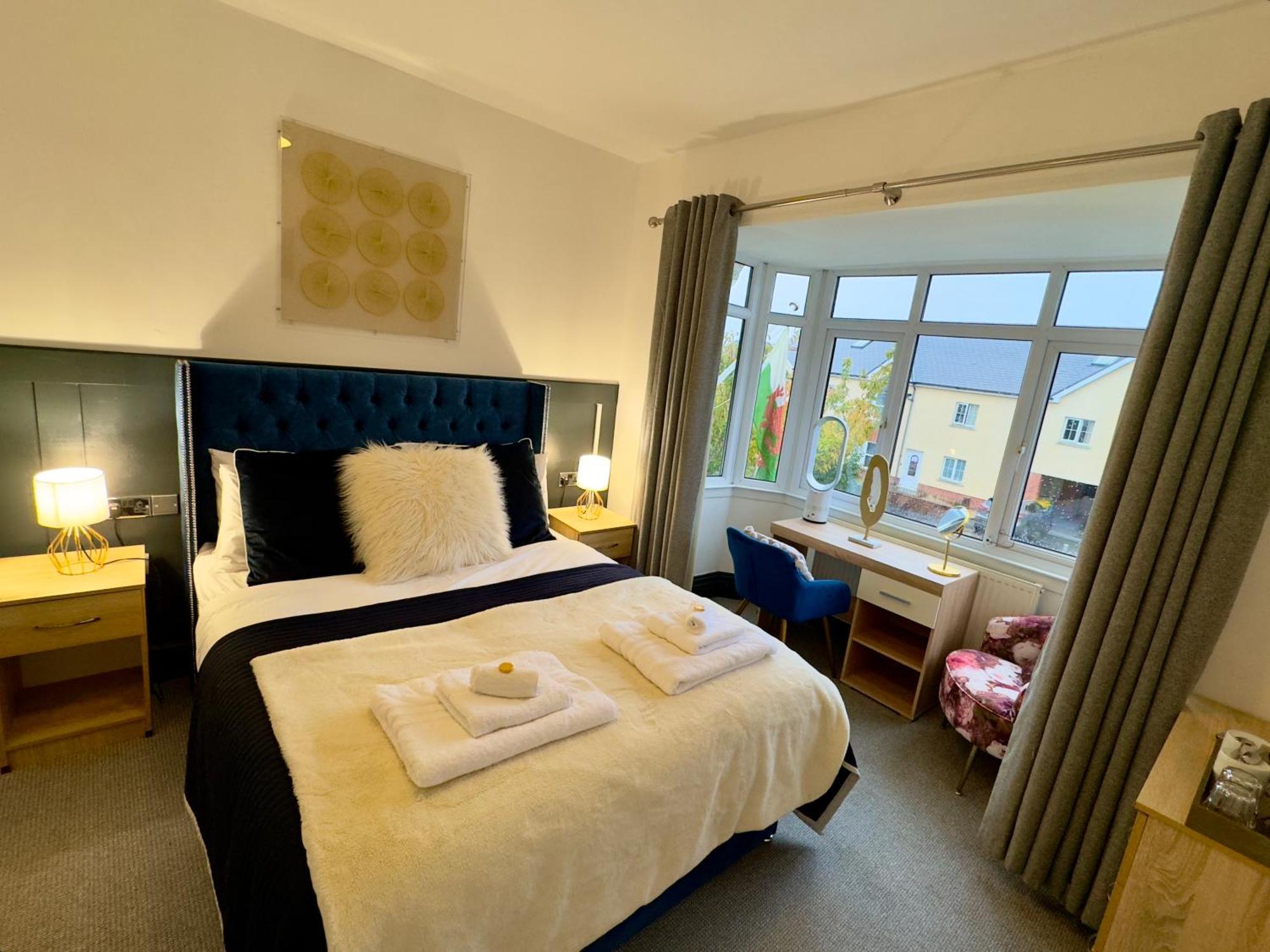 Coastal Park Accommodation Llanelli Bagian luar foto